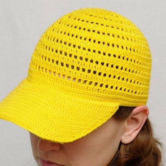 Crochet basketball hat with visor - Picture 3 of 5